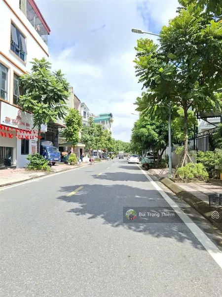 Bán nhà lô góc ô tô thông view hồ 30ha dòng tiền 180tr/năm full nội thất cự khối, long biên