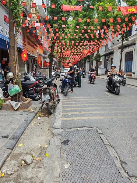 Siêu phẩm cực hót mặt phố phúc xá ba đình, kinh doanh, oto, 2 mặt thoáng, sổ đẹp, 60m.