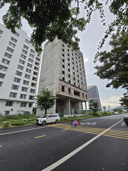 Bán khách sạn xây thô 80p giá 56 tỷ có thương lượng