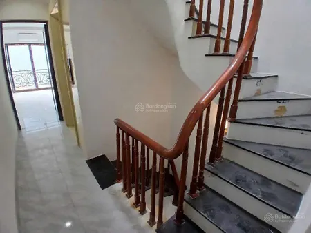 Nhà 6 tầng dt 48m2 tương lai bùng nổ giá trị cầu vĩnh tuy long biên. giá 10.5 tỷ