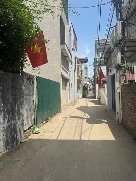 Căn duy nhất trong tầm giá ngõ chính phố bát khối, long biên nhà 5 tầng thang máyô tô vào nhà.