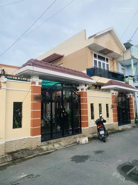 Nhơn đức (giáp la) bán căn nhà bt mặt tiền, siêu hiếm dt 13x24.2m(315m2) gồm 2 căn giá tổng 12 tỷ