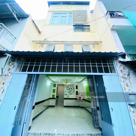 Vị trí rất đẹp, 23.3m2, 3 tầng btct, ô tô, kế bên căn mặt tiền, gần emart thisomall