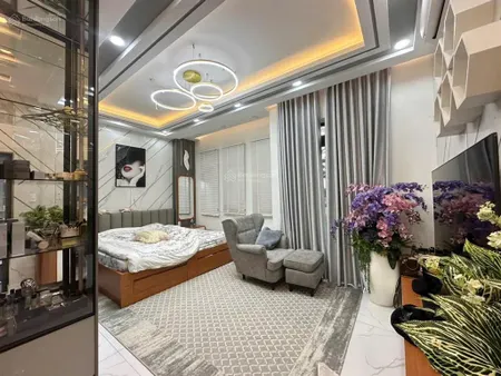 Nhà hẻm xe hơi 7m, có thang máy, full nội thất, dt 7x11.5, giá 8.8 tỷ alo em thúy để xem nhà.