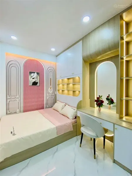 Vị trí đẹp ngay ngã 4 thống nhất quang trung 4 tầng ngang khủng 4.6m trước nhà rộng thoá