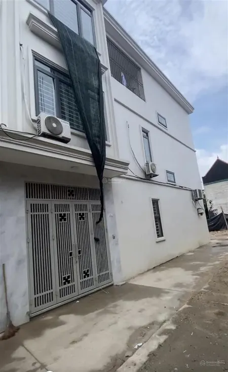 3,65 tỷ, nhà xây 3 tầng, rẻ nhất khu vực đại thành, ô tô đỗ cửa, cách đông la một cái cầu