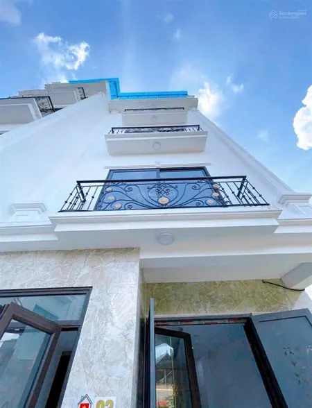 4,35 tỷ chính chủ bán nhà xây 5 tầng, xây chắc chắn, tâm huyết, trong đê song phương hoài đức
