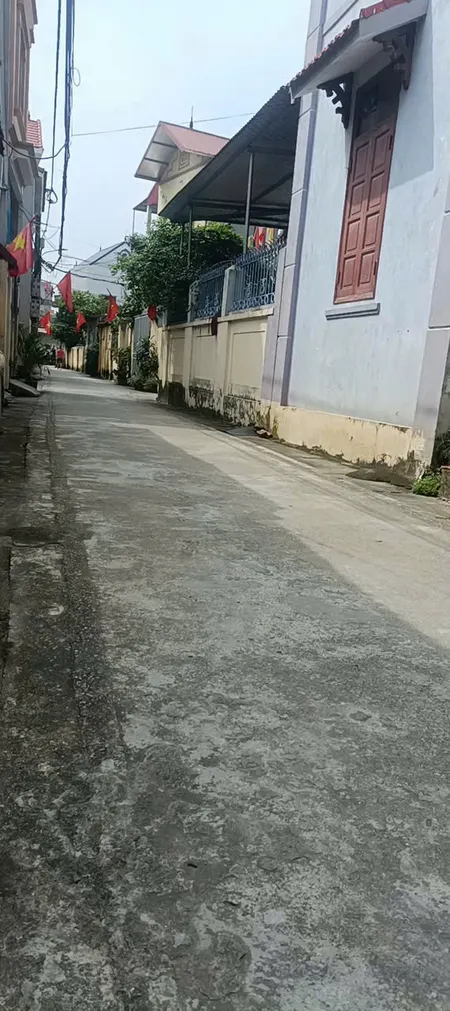 EM CC CẦN TIỀN GẤP KHÔNG XOAI ĐƯỢC TIỀN NÊN GIỜ EM CẦN BÁN LỖ ĐỂ LẤY TIỀN TRANG TRÃI CÔNG VIỆC .
DIỆN TÍCH 40M.
GIÁ CÔNG KHAI 3.8 TỶ.