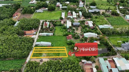 5x50 đường bê tông thông. gần ủy ban. gần kcn. 590tr