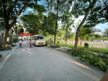 Chính chủ cần bán tđc thượng thanh việt hưng hồ điều hoà đường 40m đoàn khuê kéo dài