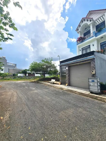 Bán lô đất 267.6m2, 12.7x21, thổ cư 109.8m2, đường 9m, kdc tăng long riverview, p. trường thạnh, q9