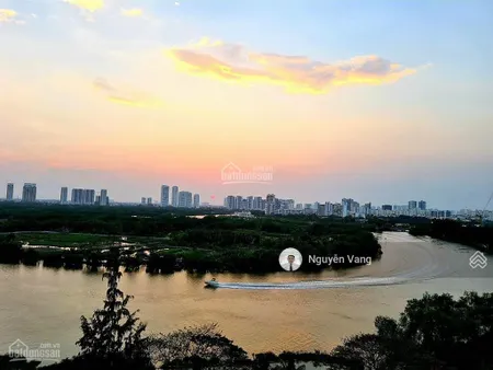 Bán nhanh căn hộ lầu cao view sông dt 136 m2 gồm 3pn và 3wc xem nhà dể 0916 427 ***