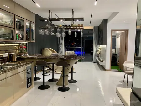 Bán căn hộ 2 phòng ngủ sunwah pearl 92.47m2 có hợp đồng thuê 50tr/tháng giá 18 tỷ