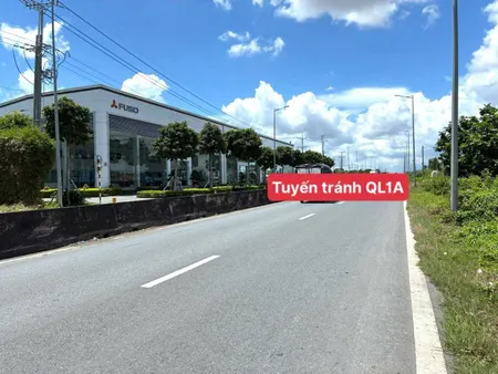 Bán đất 2171m² ngang 15m giá 10 tỷ mặt tiền QL1A, Phường Long Châu