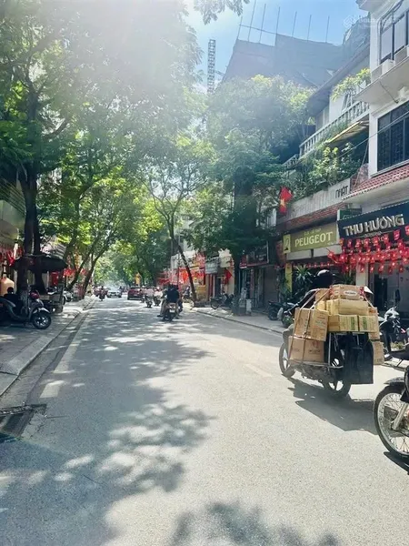 Bán đất đội cấn ba đình tặng gpxd 7 tầng, vị trí vàng 5 phút ra lăng bác, 3 phút ra phố đội cấn