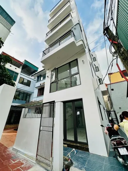 Nhà mới thang máy ngõ nông ở sướng 40m2 giá 8tỷ