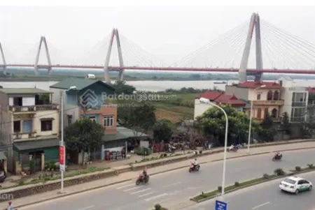 Đất có nhà cấp 4, sổ đỏ 60m2, hướng đông nam,quy hoạch thoáng vĩnh viễn,ô tô vào nhà.