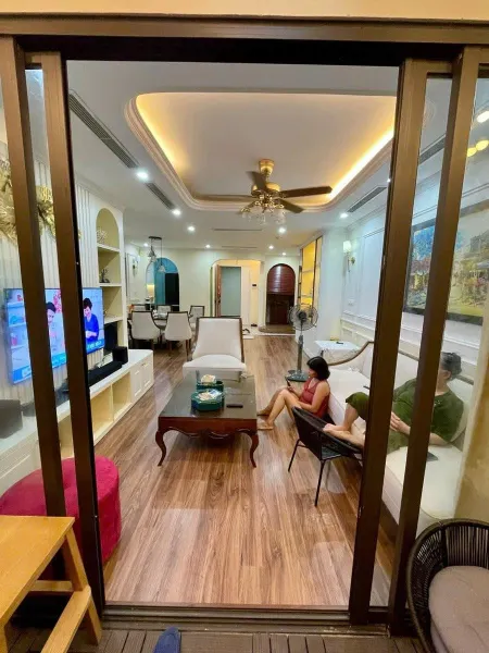 12,7 tỷ. CHCC Riverside Garden Vũ Tông Phan, Lô góc 126m, 3 ngủ, 2WC, 2 ban công, Full nội thất cao cấp.