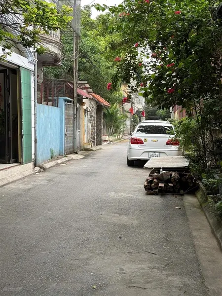 Chính chủ gửi bán lô đất 67m2 mt 5.8m ô cách đức giang, long biên ngõ ô tô tránh 0964 364 ***
