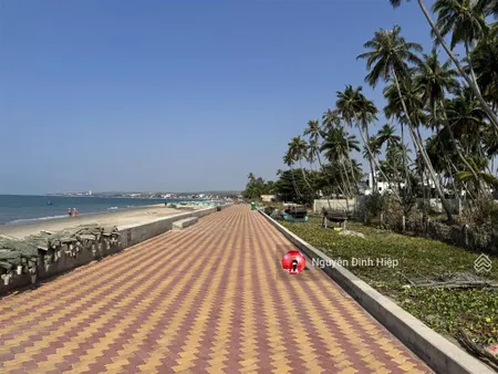 Bán 600m2 thổ cư 100% mặt tiền biển hoà bình, hàm tiến giá tốt khu phố tây