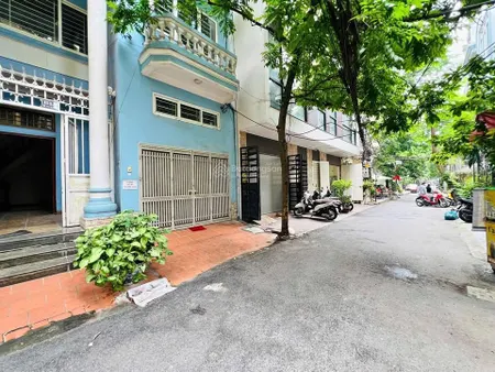 Đất hoàng quốc việt dt 108m mt khủng ô tô tránh sổ đẹp giá 29 tỷ