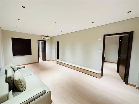 TẬP THỂ TẦNG 2  ĐƯỜNG HOÀNG QUỐC VIỆT 75M 2 NGỦ GIÁ 4,25 TỶ,FULL NỘI THẤT