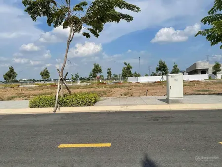 Đất nền hơn 100m2_Có sổ_ Full thổ cư. Ngay trung tâm kinh tế_ Gần sân bay Long Thành. Gía tầm từ 1 TỶ