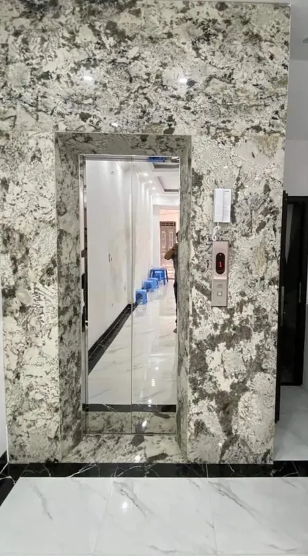 Cho thuê nhà mới, hai cửa đi, Hoàng Văn Thái, 100m2x 5T vỉa hè 30 Tr