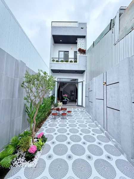 Nhà Đẹp 2 tầng Lê Thạch, ngay cổng Bến Xe tttp Đà Nẵng 
👉 Giá chưa qua đầu tư chỉ 3 tỷ xx