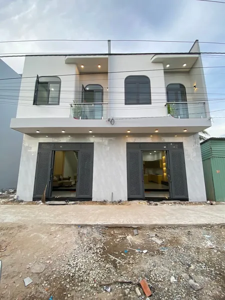 Bán 2 căn nhà sau lưng đường Nguyễn Công Bình