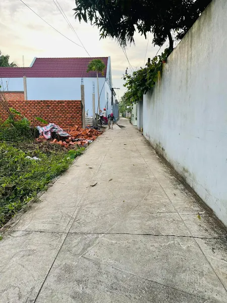 Bán 2 nền Long Hoà A, Đạo Thạnh đường 2m cách quảng trường 200m