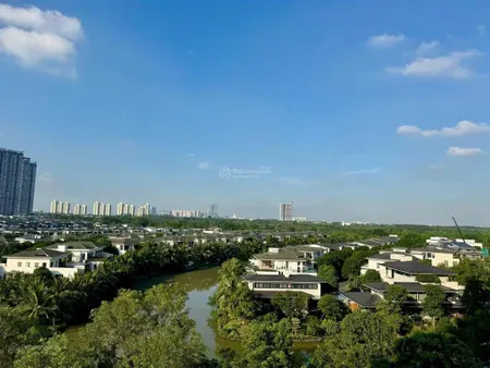 Sky forest bán căn hộ 2pn 2wc view dãy biệt thự đảo, có ban công hoa