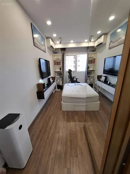 Bán gấp chung cư vip 1 ct2b nghĩa đô hoàng quốc việt, bắc từ liêm. 76m2 2pn. 7,63 tỷ