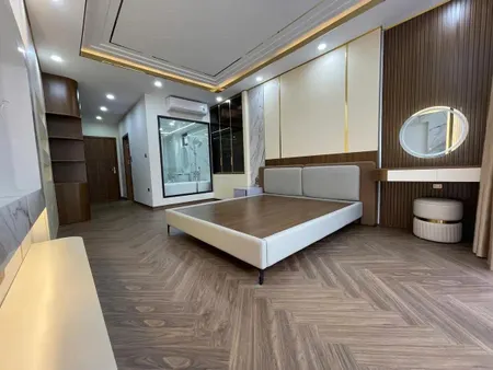 NHÀ DÂN XÂY Nguyễn Văn Cừ,55m,7 tầng,Thang máy,vỉa hè,ngõ thông ôtô tránh.giá 20.x tỷ