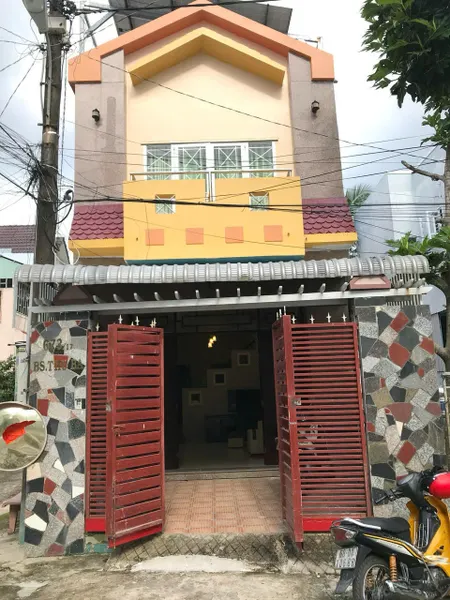 đất nhà ngay hẻm góc khu điện lực , mặt tiền đường 7m hông 5m