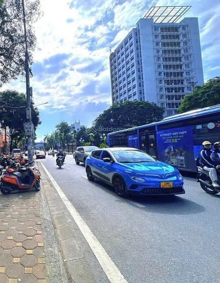 Bán đất siêu hot tại hoàng quốc việt, 24 tỷ, 82.1m2, ô tô tránh kinh doanh đỉnh.