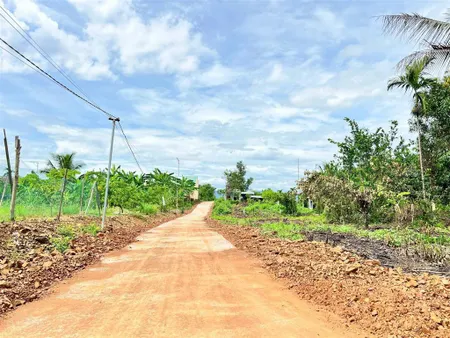 Bán lô đất thổ cư ngay trung tâm xã diên xuân cũ, cách chợ diên xuân chỉ 300m. dt 67,5m2. giá 350tr