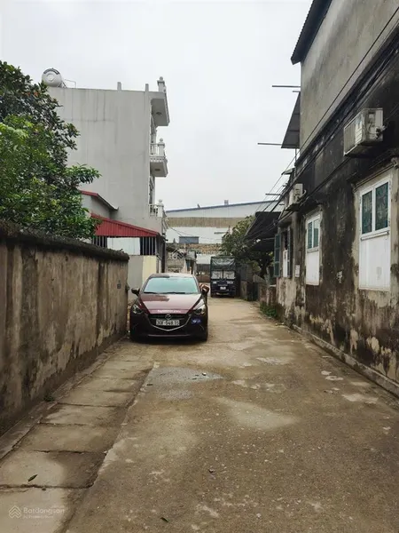 Đất tặng nhà c4 thôn 3 vạn phúc, thanh trì,dt35m mt3,22m giá 3 tỷ. ô tô chạy vòng quang ngõ thông