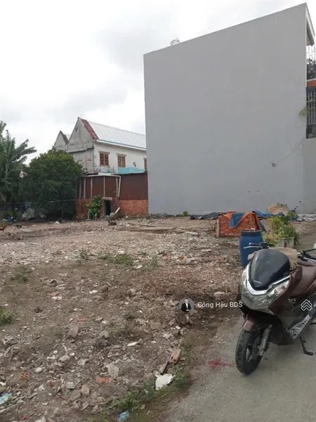 Bán gấp 3 nền đất gần chợ dĩ an 1. dt 79m2 89m2 94m2. đường nhựa 4m. giá bán 3.1 tỷ/ lô