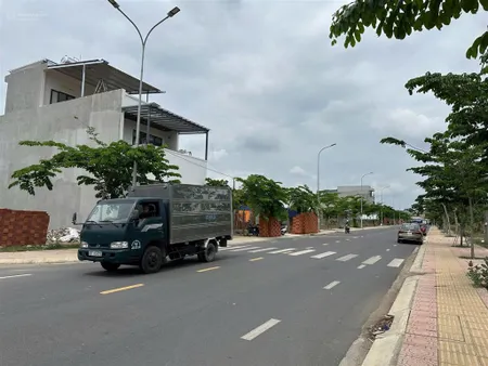 Chính chủ bán gấp lô 95m2 giá 2,399tỷ ngay đối diện trường học dân đông sát đường vành đai 4