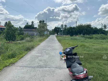 Nền thổ 150m huỳnh ngọc xinh dt833 vào 600m