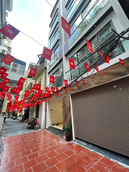 Bán nhà nguyễn sơn long biên, ô tô vào nhà, thang máy, 6 tầng mới đẹp, sổ đỏ chính chủ.