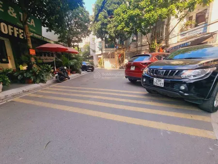 Phố trung kính,cầu giấy,66m x5.5tmt 15mkdpl ô tô tránhdân chí caolô gócsầm uấtchỉ 33 tỷ