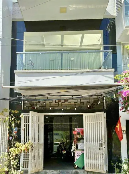 Bán nhà 2 tầng. đường trương thị kiến, vĩnh hoà, nha trang. dt90m2. hướng bắc.sổ hồng. giá7,5 tỷ