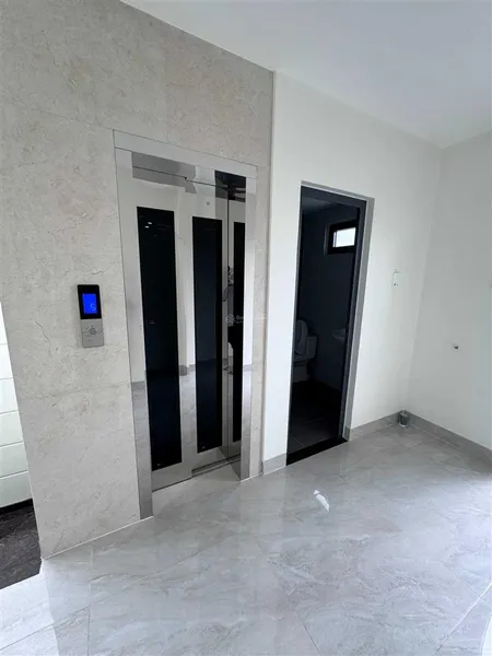 2 mặt tiền trước sau chợ lớn p11 q6. dt 4x18m. 1 hầm 5 lầu. phía sau công viên giá 19.9 tỷ