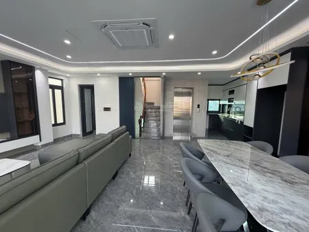 Nhà đẹp, ô tô vào nhà phố đàm quang trung, 56m27 tầng, lô góc, thang máy, 1 bước mặt phố