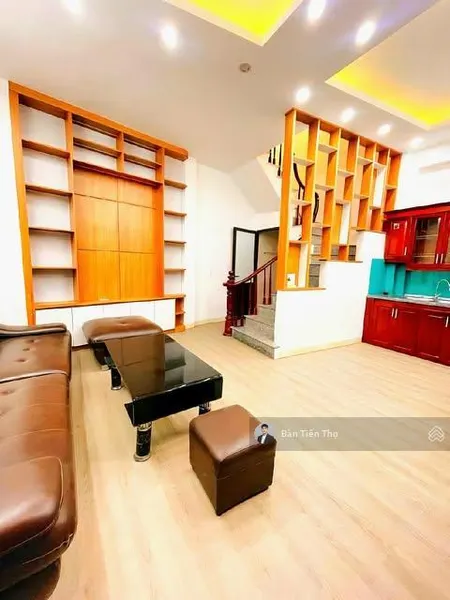 Bán nhà phố trạm 40m2 mặt tiền rộng giá 6.8 tỷ