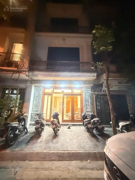 Bán nhà phân lô đầm trấu ô tô tải tránh kinh doanh 7 tầng thang máy 50m, mt 5m