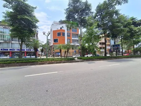 Mặt phố ngô gia tựlong biêndt 100m2*4 tầngô chờ thang máy2 mặt tiềnkinh doanh dòng tiền đỉnh