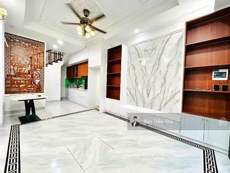 Bán nhà phố trạm long biên, 5 tầng, ô tô đỗ cổng, bãi gửi xe cạnh nhà